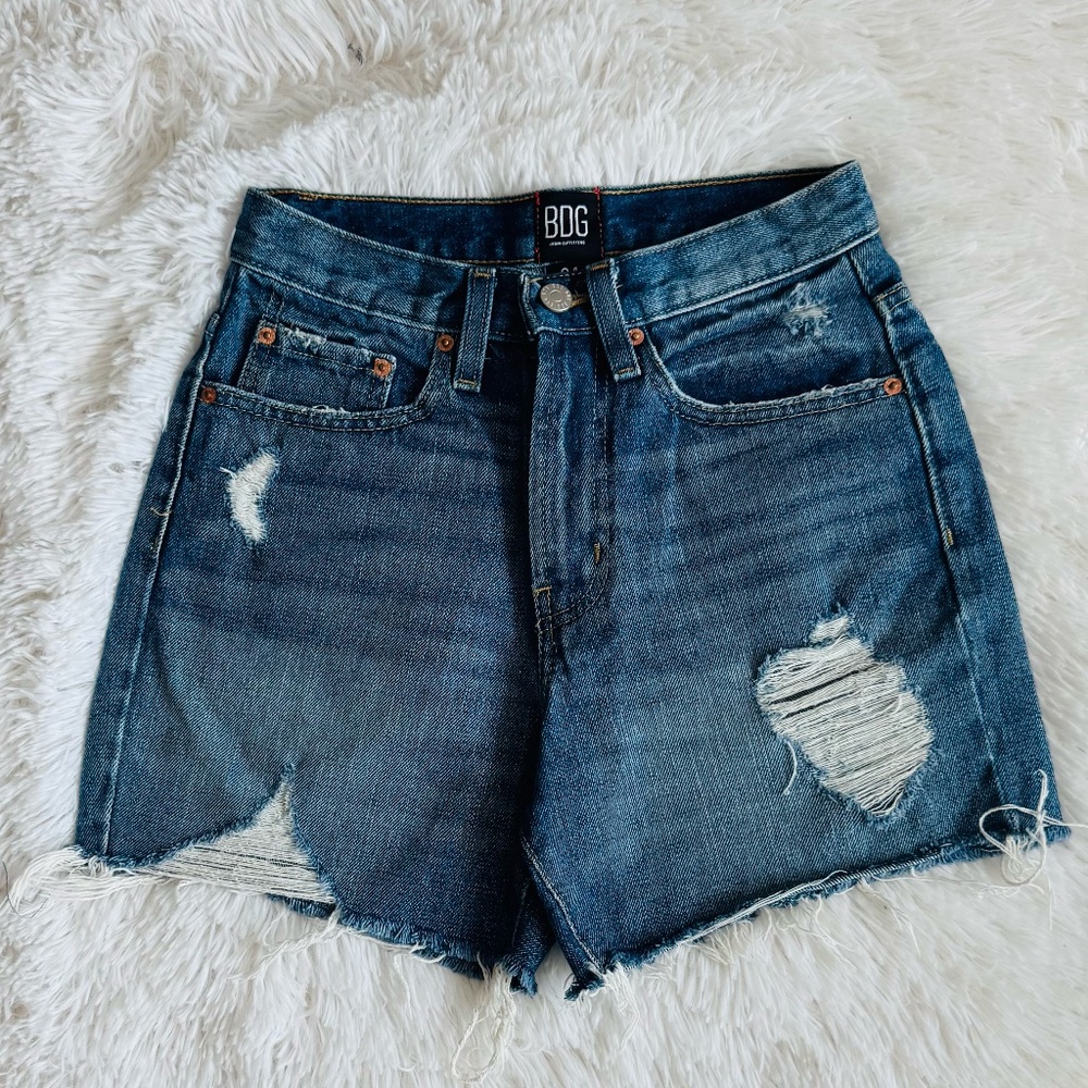 Urban Outfitters BDG Denim Shorts Ripped Sz 24
